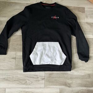 Air Jordan Crewneck Sweatshirt With Front Pocket And Back Hit Logo Size L